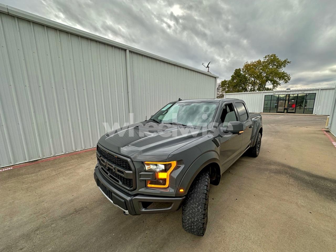 Photo 2 of 2020 FORD F150 RAPTOR (VIN 1FTFW1RG4LFB84388)