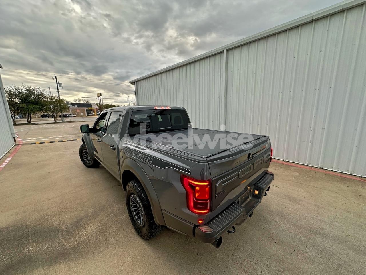 Photo 3 of 2020 FORD F150 RAPTOR (VIN 1FTFW1RG4LFB84388)