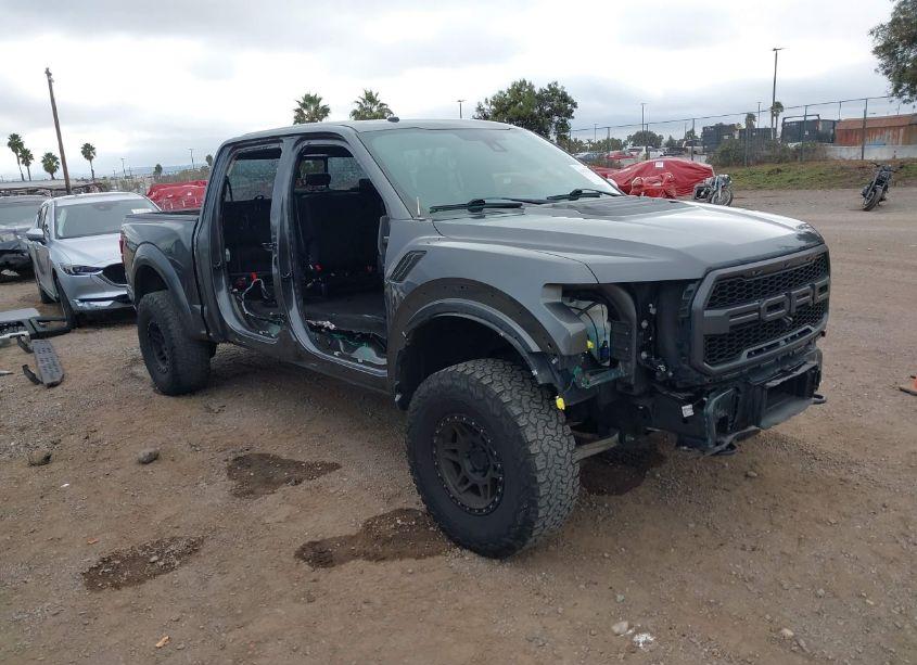 2018 Ford F-150 RAPTOR (VIN 1FTFW1RG5JFA86645) main photo