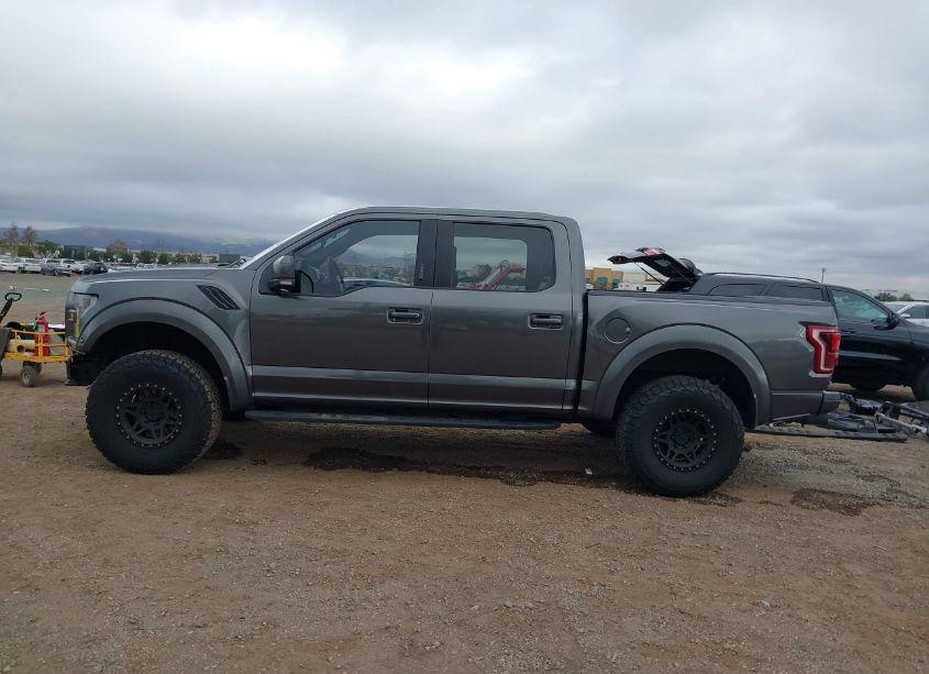 Photo 15 of 2018 Ford F-150 RAPTOR (VIN 1FTFW1RG5JFA86645)