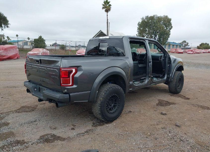 Photo 4 of 2018 Ford F-150 RAPTOR (VIN 1FTFW1RG5JFA86645)