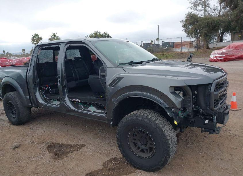 Photo 6 of 2018 Ford F-150 RAPTOR (VIN 1FTFW1RG5JFA86645)