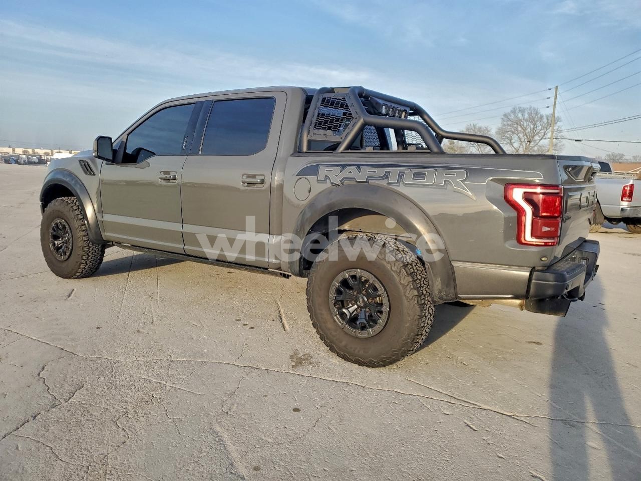 Photo 2 of 2018 FORD F150 RAPTOR (VIN 1FTFW1RG5JFA87326)