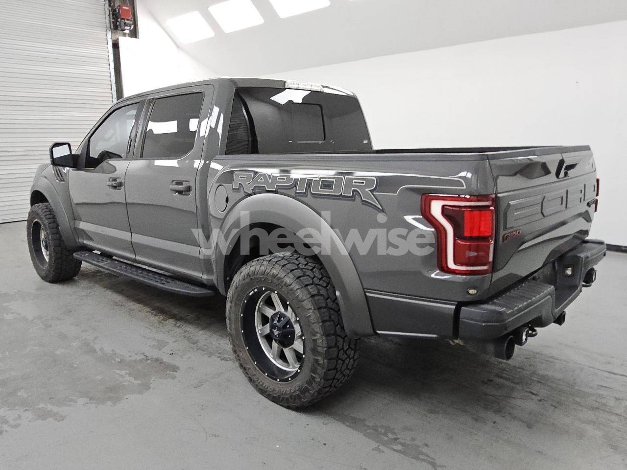 Photo 2 of 2018 FORD F150 RAPTOR (VIN 1FTFW1RG6JFC00037)