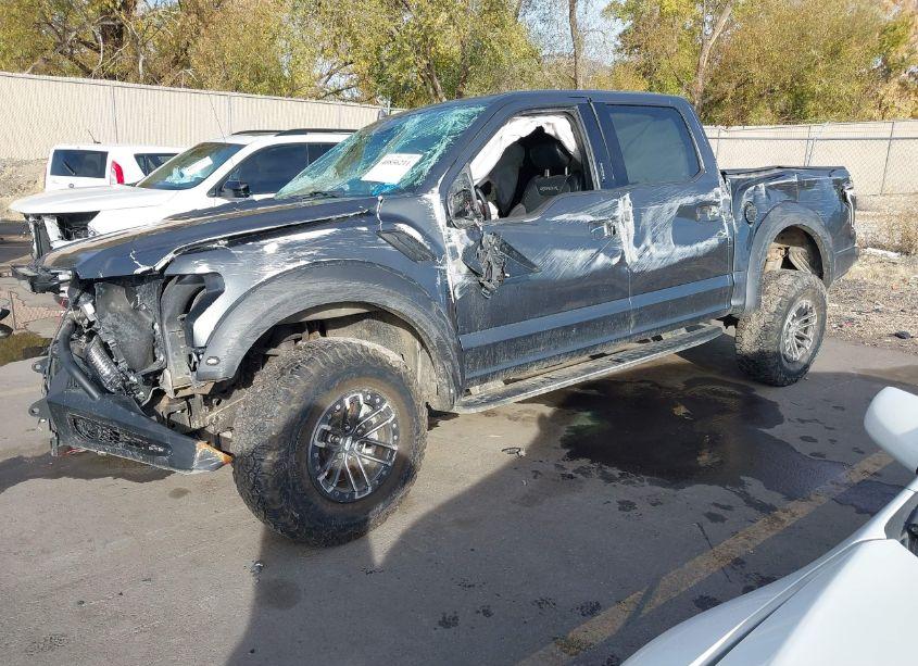 Photo 2 of 2019 Ford F-150 RAPTOR (VIN 1FTFW1RG7KFC85617)