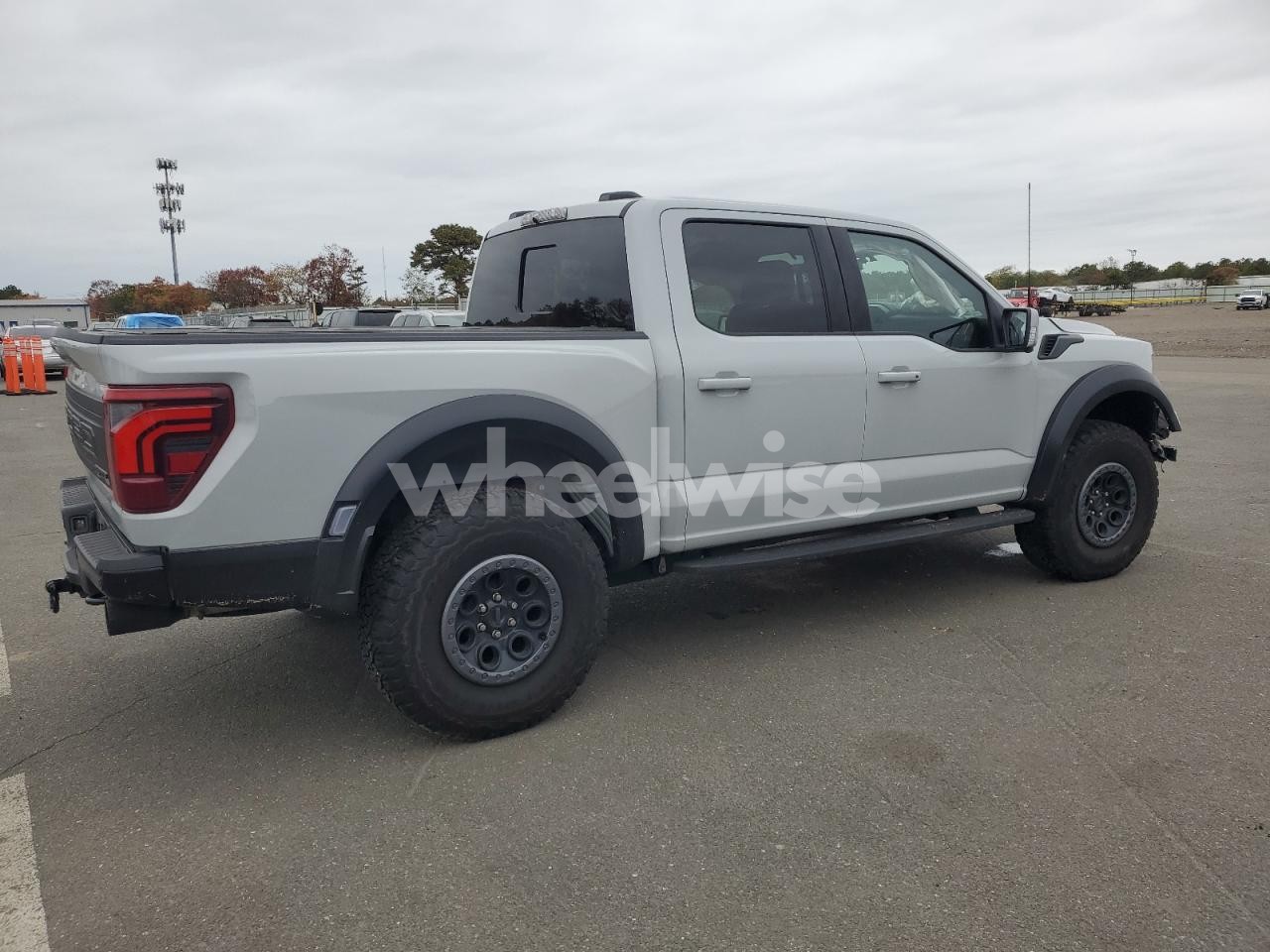 Photo 3 of 2024 FORD F150 RAPTOR (VIN 1FTFW1RG8RFA24555)
