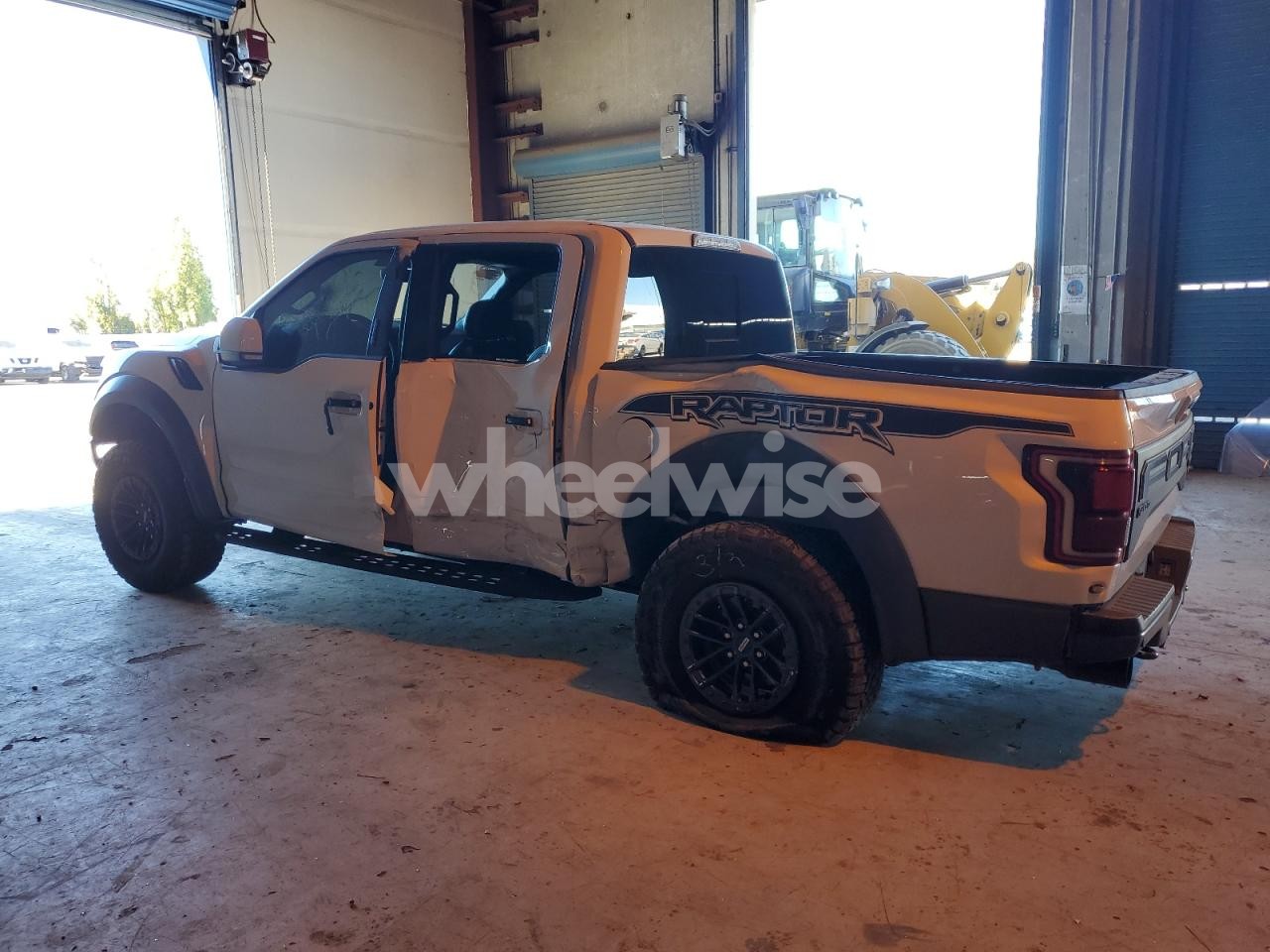 Photo 2 of 2019 FORD F150 RAPTOR (VIN 1FTFW1RG9KFC44082)