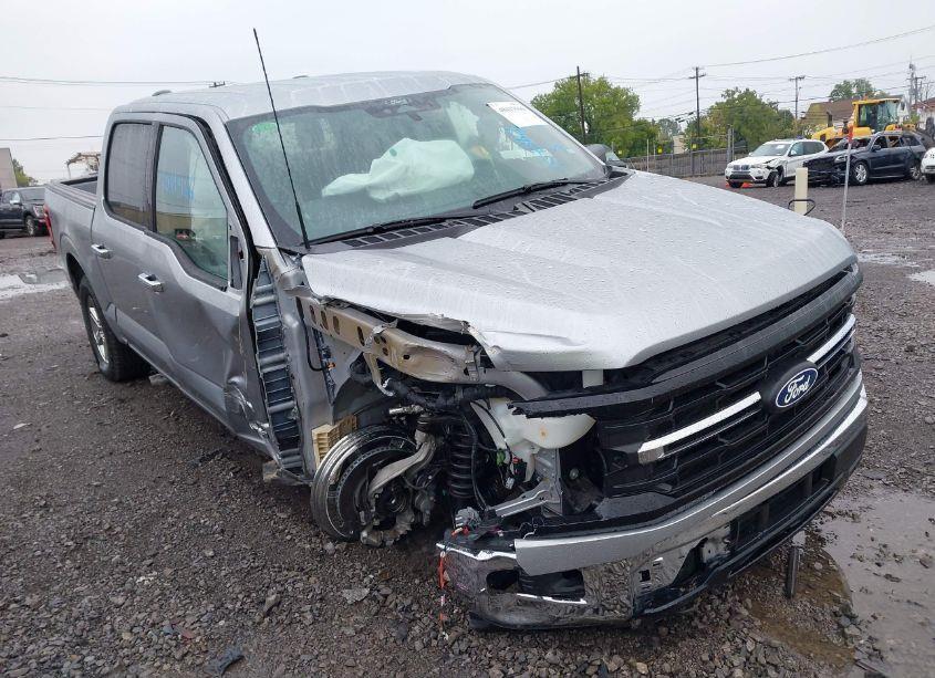 Photo 2 of 2024 Ford F-150 XLT (VIN 1FTFW3LD5RFA04208)