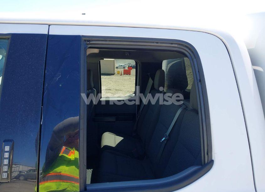 Photo 17 of 2018 Ford F-150 XLT (VIN 1FTFX1C57JKF08037)