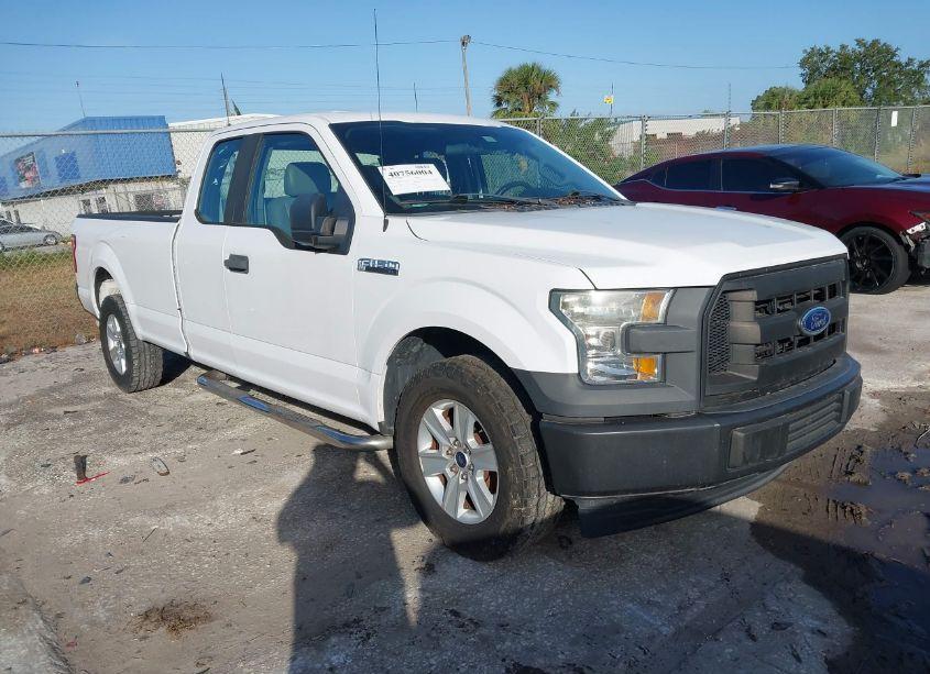 2017 Ford F-150 XL (VIN 1FTFX1CF2HKC37469) main photo