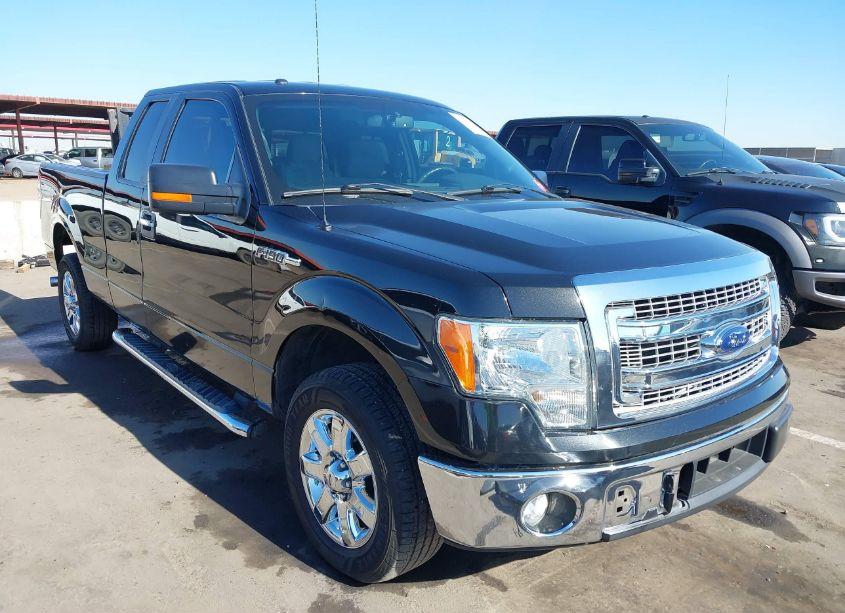 2014 Ford F-150 XLT (VIN 1FTFX1CFXEFB87599) main photo
