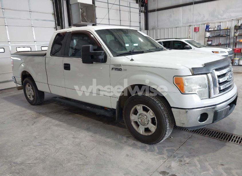 2011 Ford F-150 XLT (VIN 1FTFX1CT9BFB10353) main photo