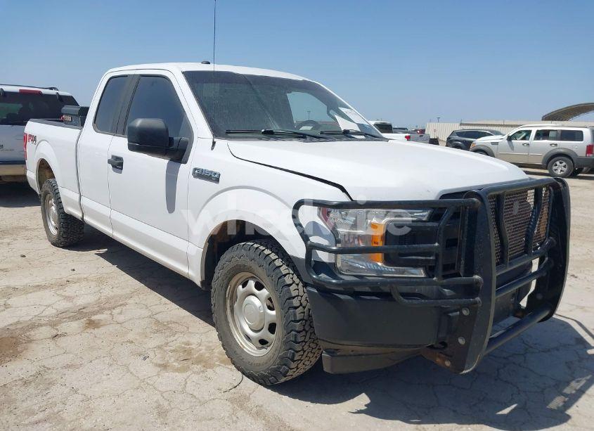 2018 Ford F-150 XL (VIN 1FTFX1E53JKD23304) main photo