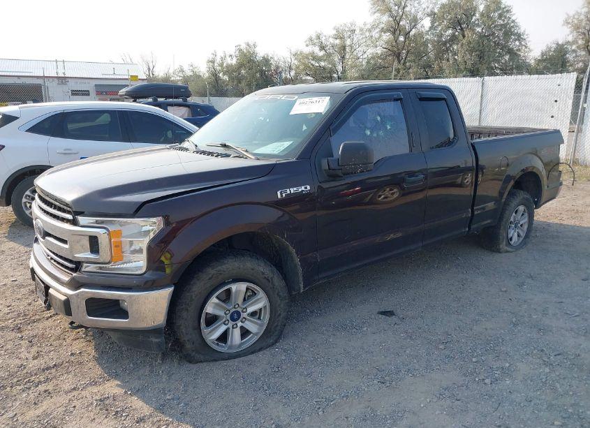 Photo 2 of 2018 Ford F-150 XLT (VIN 1FTFX1E58JKG10833)