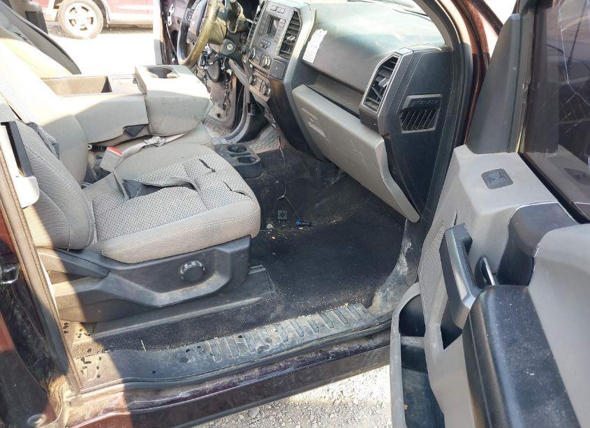 Photo 5 of 2018 Ford F-150 XLT (VIN 1FTFX1E58JKG10833)