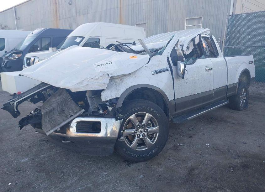 Photo 2 of 2020 Ford F-150 LARIAT (VIN 1FTFX1E58LKE15088)