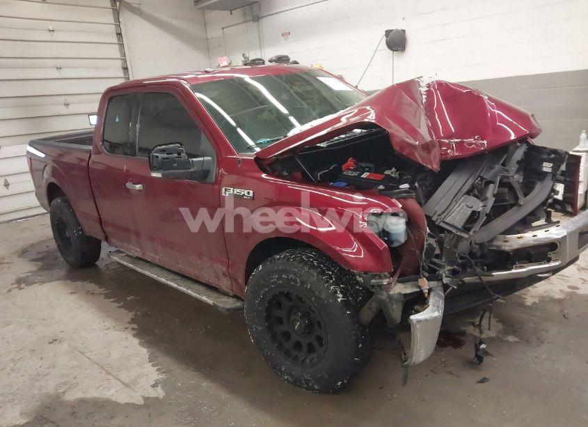 2017 Ford F-150 XLT (VIN 1FTFX1EF2HFB15796) main photo
