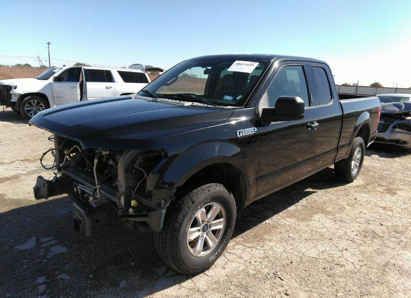 Photo 2 of 2015 Ford F-150 XLT (VIN 1FTFX1EF3FFA59185)