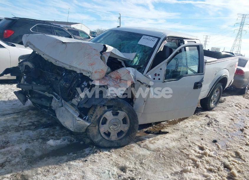 Photo 2 of 2013 Ford F-150 XLT (VIN 1FTFX1EF7DKF68670)