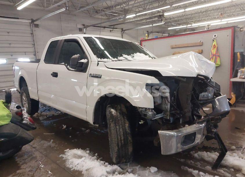 2016 Ford F-150 XL (VIN 1FTFX1EFXGFA77040) main photo