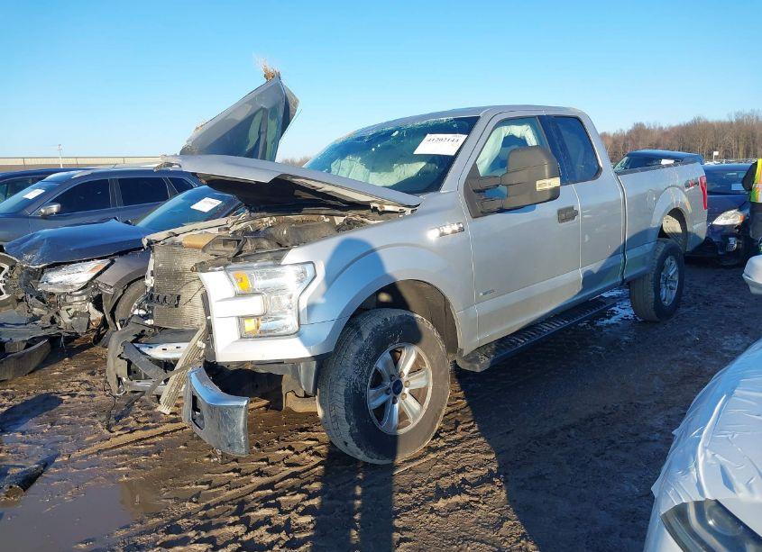 Photo 2 of 2015 Ford F-150 XLT (VIN 1FTFX1EG5FFA74313)