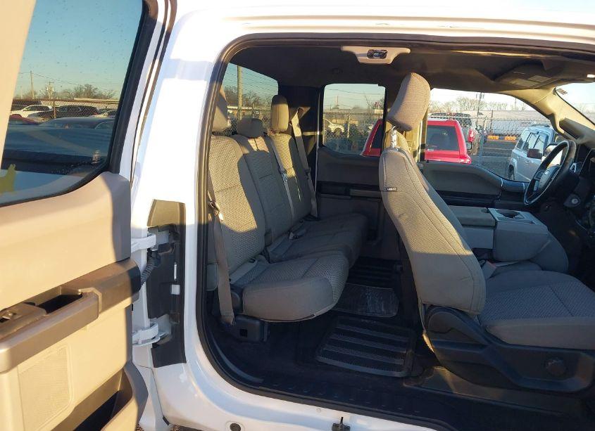 Photo 8 of 2016 Ford F-150 XLT (VIN 1FTFX1EG6GKF72061)