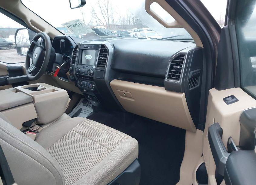 Photo 5 of 2017 Ford F-150 XLT (VIN 1FTFX1EGXHKC50556)