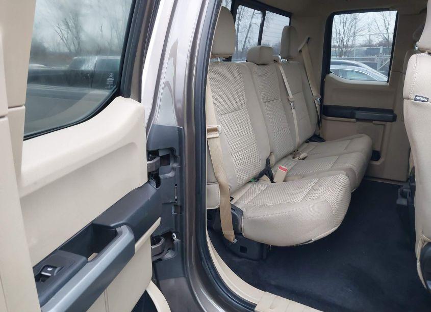 Photo 8 of 2017 Ford F-150 XLT (VIN 1FTFX1EGXHKC50556)