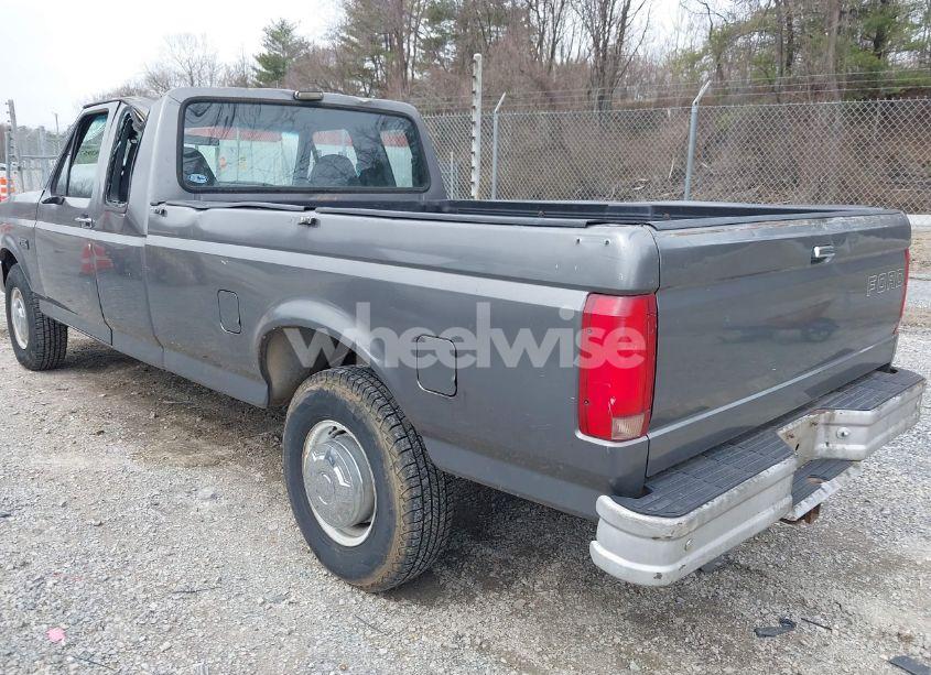 Photo 3 of 1992 Ford F250 N/A (VIN 1FTHX25Y2NKB31161)