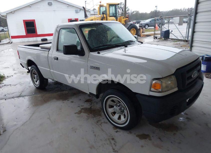 2011 Ford Ranger XL (VIN 1FTKR1AD8BPB18409) main photo