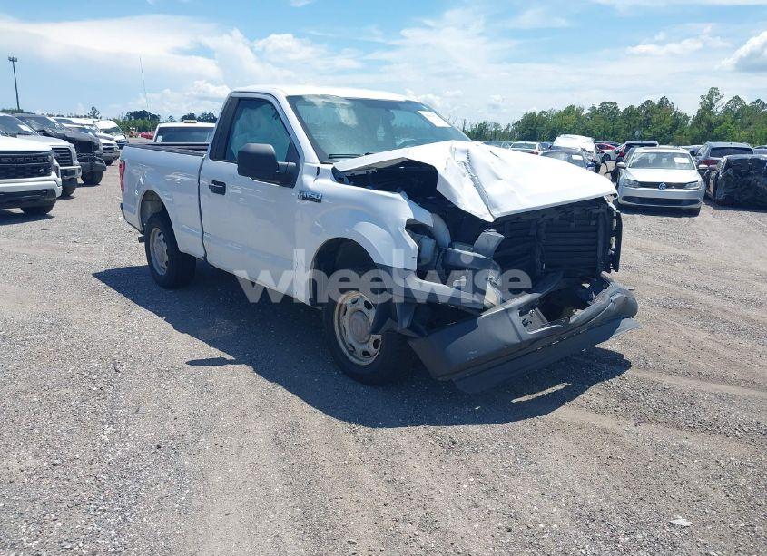 2015 Ford F-150 XL (VIN 1FTMF1C82FKE52391) main photo