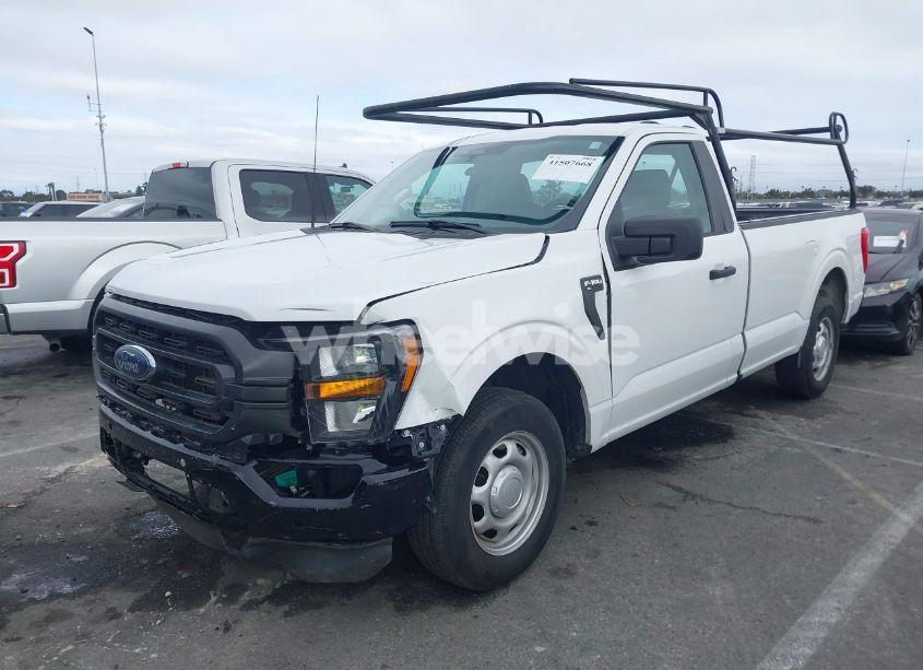 Photo 2 of 2022 Ford F-150 XL (VIN 1FTMF1CB0NKE00039)