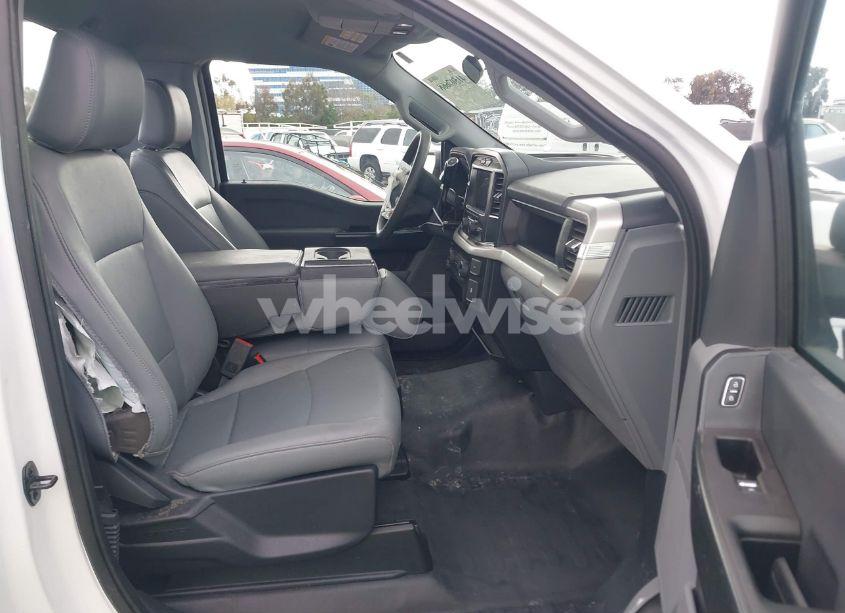 Photo 5 of 2022 Ford F-150 XL (VIN 1FTMF1CB0NKE00039)