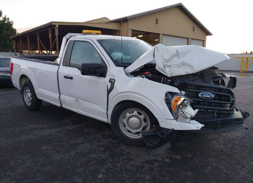 2022 Ford F-150 XL (VIN 1FTMF1CB0NKF06071) main photo