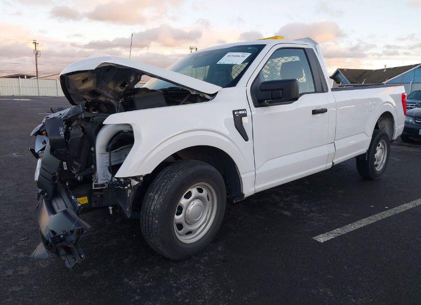 Photo 2 of 2022 Ford F-150 XL (VIN 1FTMF1CB0NKF06071)