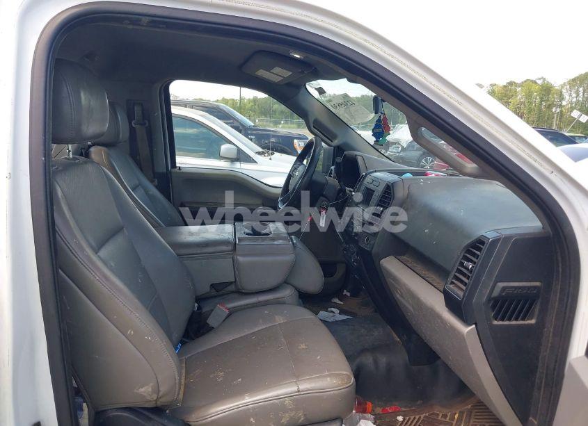 Photo 5 of 2019 Ford F-150 (VIN 1FTMF1CB1KKC05739)