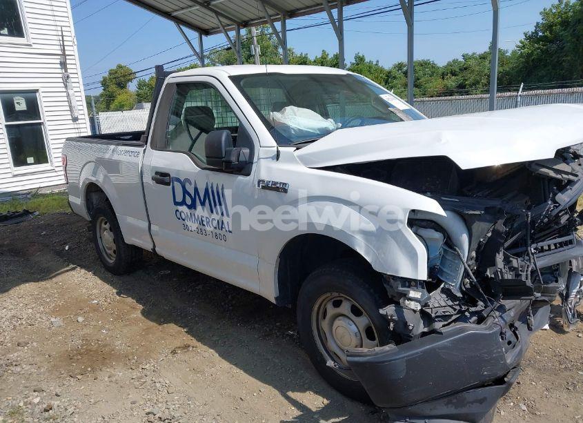 2018 Ford F-150 XL (VIN 1FTMF1CB8JFB19092) main photo