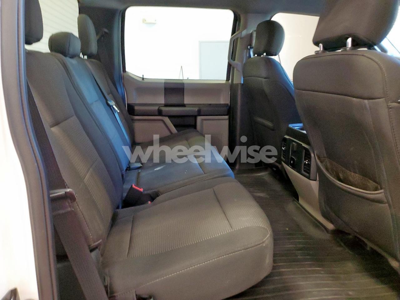 Photo 10 of 2020 FORD F150 SUPERCREW (VIN 1FTMF1CB8MKD56984)