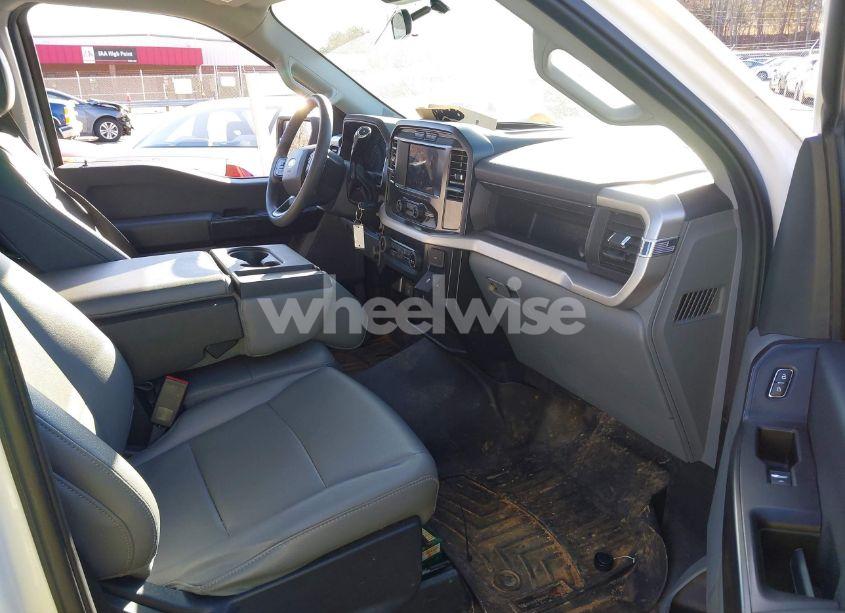 Photo 5 of 2022 Ford F-150 XL (VIN 1FTMF1CBXNKD27102)