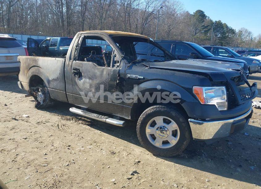2014 Ford F-150 XL (VIN 1FTMF1CM0EKF68328) main photo