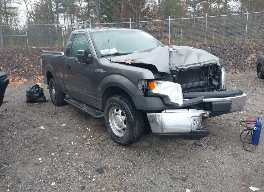 2014 Ford F-150 XL (VIN 1FTMF1CM1EFC57922) main photo