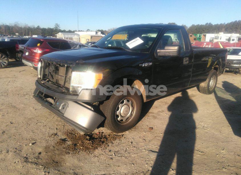 Photo 2 of 2014 Ford F-150 XL (VIN 1FTMF1CM4EKE02510)