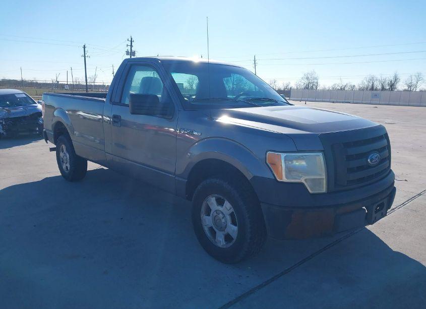 2010 Ford F-150 STX/XL/XLT (VIN 1FTMF1CW3AKE63908) main photo
