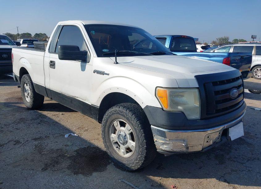 2010 Ford F-150 STX/XL/XLT (VIN 1FTMF1CW9AKA82869) main photo