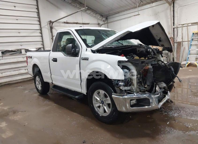 2018 Ford F-150 XL (VIN 1FTMF1EB4JFA54769) main photo