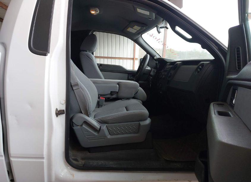 Photo 5 of 2014 Ford F-150 XL (VIN 1FTMF1EF2EKG07743)