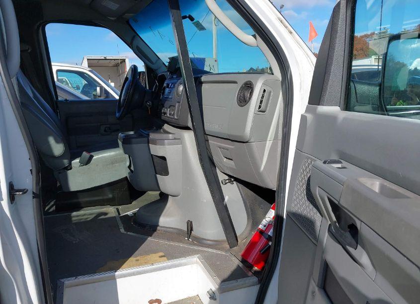 Photo 5 of 2011 Ford E-150 COMMERCIAL (VIN 1FTNE1EW3BDB34877)