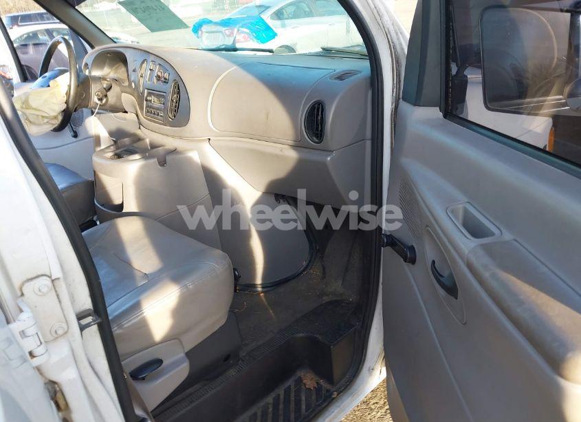 Photo 5 of 2000 Ford E-250 COMMERCIAL/RECREATIONAL (VIN 1FTNE24L7YHB21192)