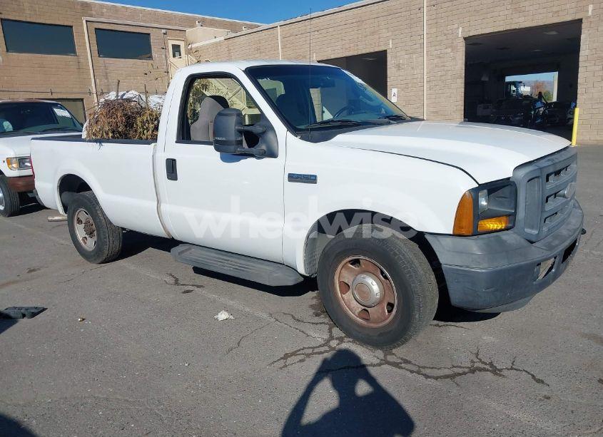 2006 Ford F-250 XL/XLT (VIN 1FTNF20546ED87921) main photo