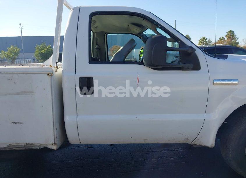 Photo 13 of 2006 Ford F-250 (VIN 1FTNF20556EC83275)